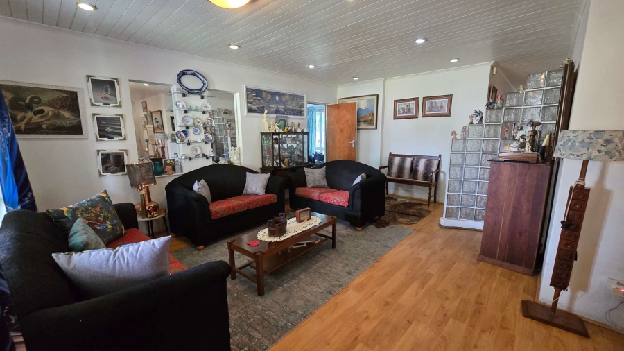 6 Bedroom Property for Sale in Protea Heights Western Cape